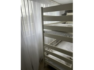 Ліжко Амелі трансформер двоярусне масив буку + Подарунок: посилені ламелі Ліжко Амелі трансформер двоярусне масив буку + Подарунок: посилені ламелі